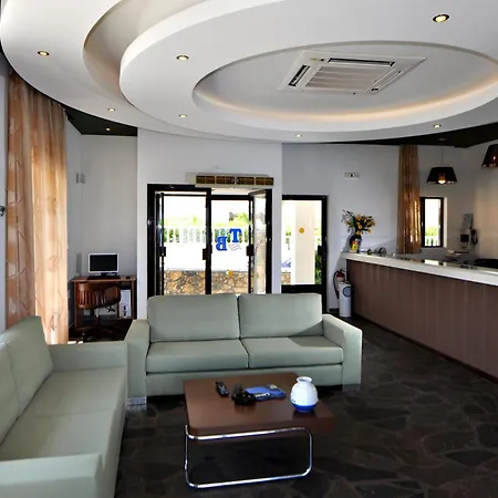 Tony's Aparthotel Vromolithos