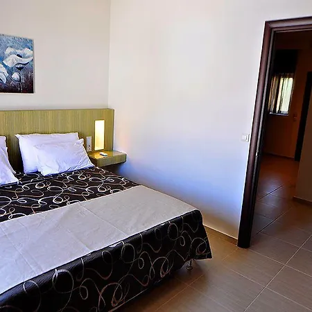 Tony's Aparthotel Vromolithos