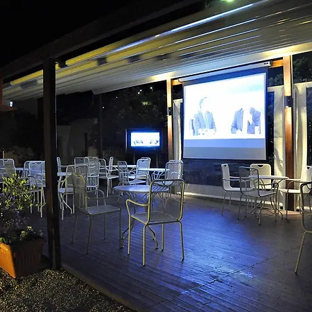 Tony's Appart hôtel 2*