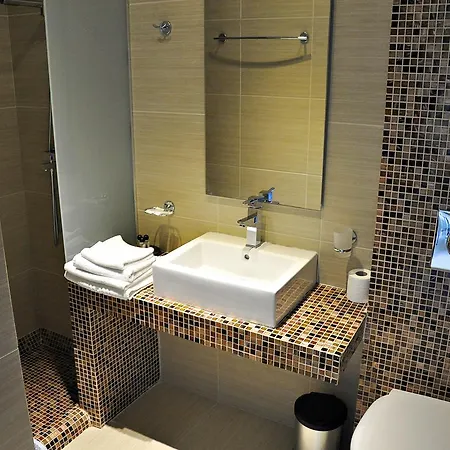 Tony's Aparthotel Vromolithos