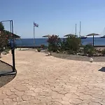 Tony's 2* Βρομόλιθος