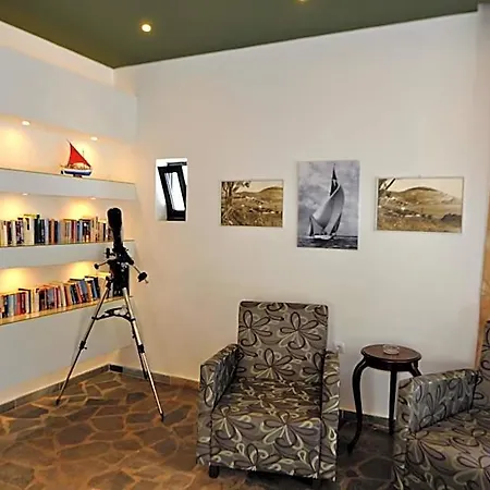 Tony's Апарт-отель Vromolithos