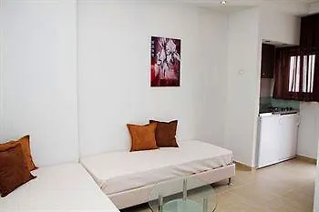 מלון דירות Tony's 2*