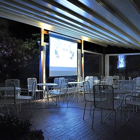 Tony's Apartahotel Vromolithos